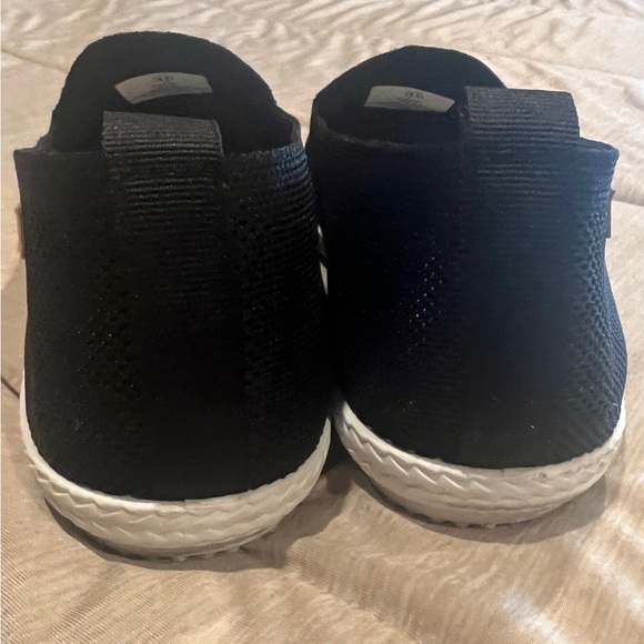 Tommy Bahama Slip on Shoes - Picture 4 of 6